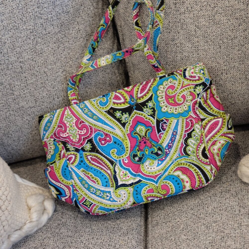 VERA BRADLEY Small Quilted Bag – Like New, Bright Paisley Print